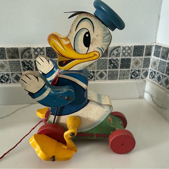 Vintage Donald Duck Fisher Price Wooden Pull Toy Exceptional condition for age - Picture 2 of 6